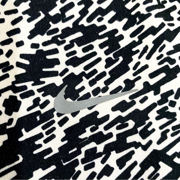 Nike Women’s Black & White Pronto Essential Cropped Running Tights/Leggings, M - Picture 9 of 15